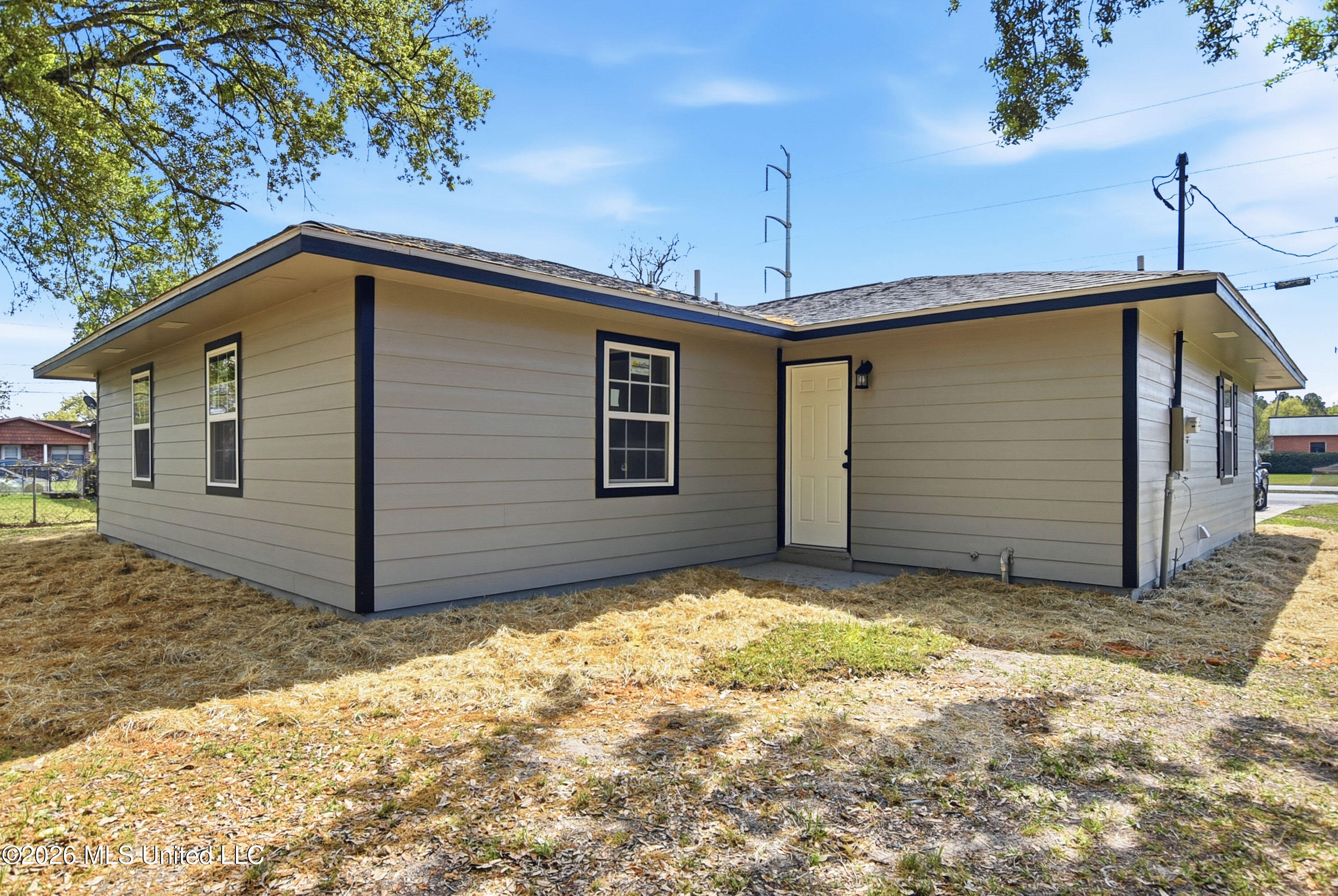 5131 Jefferson Avenue Moss Point, MS 39563 - Photo 2 of 17 DSC_0014