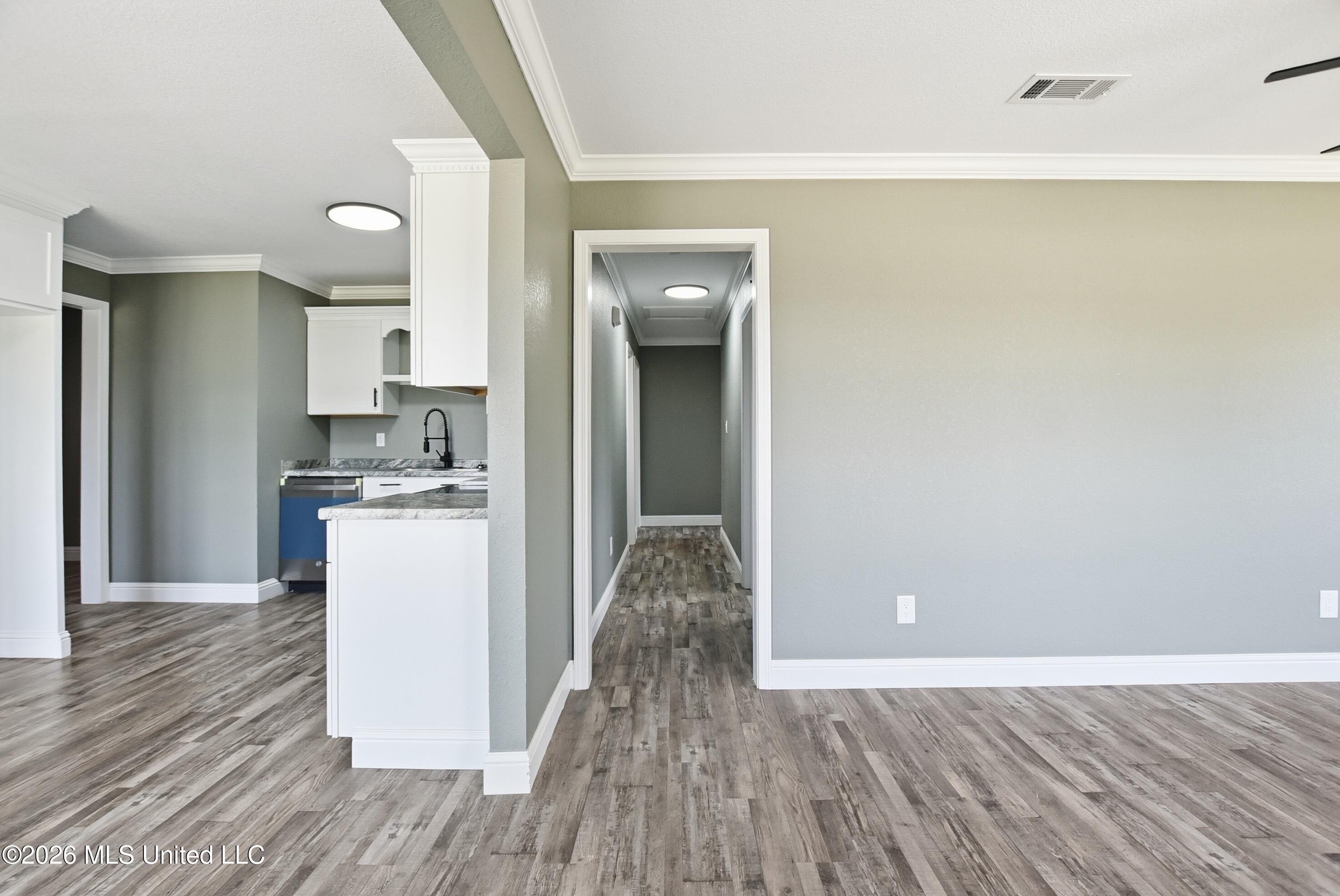 5131 Jefferson Avenue Moss Point, MS 39563 - Photo 5 of 17 DSC_0023