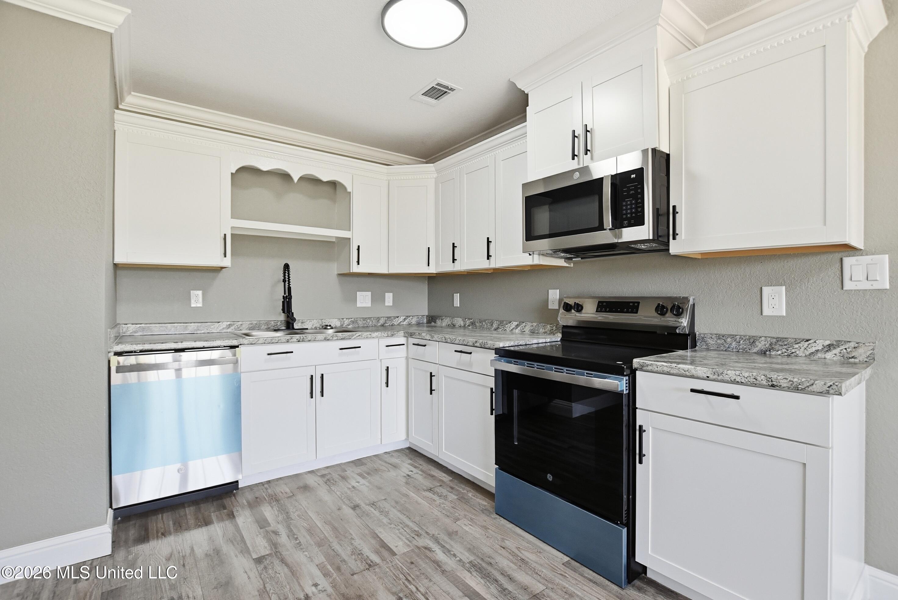 5131 Jefferson Avenue Moss Point, MS 39563 - Photo 7 of 17 DSC_0029