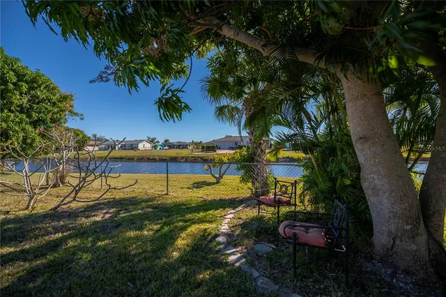 $249,999 | 242 Annapolis Lane, Rotonda West, FL 33947