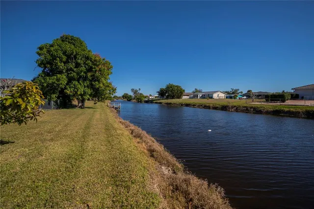 $249,999 | 242 Annapolis Lane, Rotonda West, FL 33947