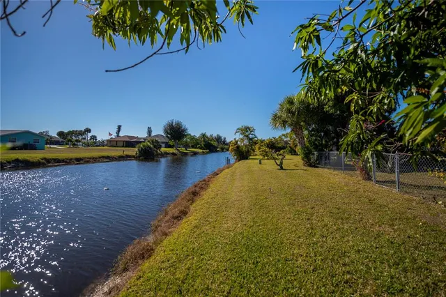 $249,999 | 242 Annapolis Lane, Rotonda West, FL 33947