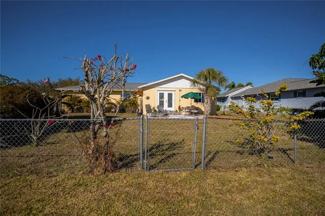 $249,999 | 242 Annapolis Lane, Rotonda West, FL 33947
