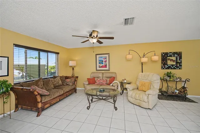$249,999 | 242 Annapolis Lane, Rotonda West, FL 33947