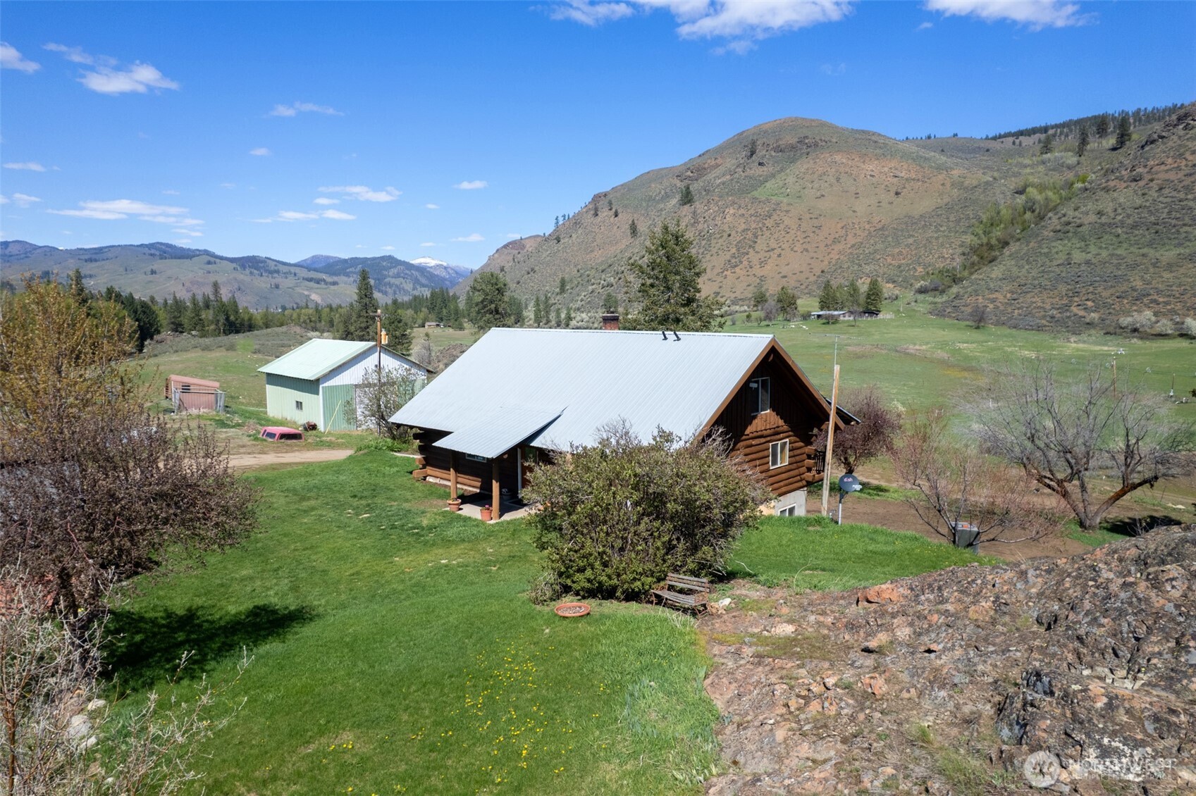 364 East Chewuch Road Winthrop, WA 98862 - Photo 2 of 40 Gallery Image 2