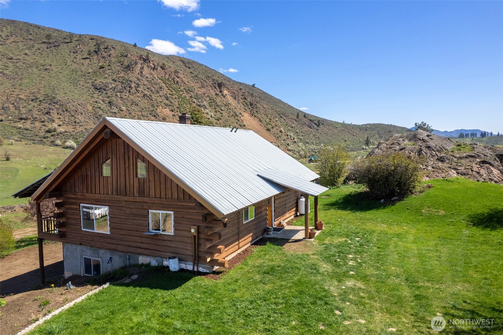 364 East Chewuch Road Winthrop, WA 98862 - Photo 3 of 40 Gallery Image 3