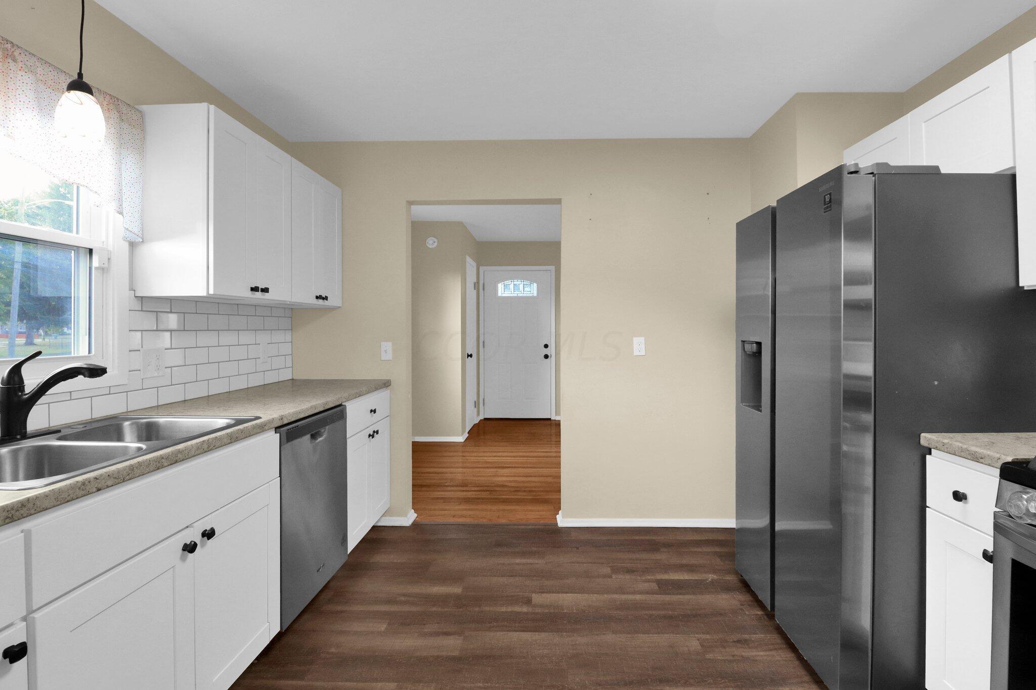 4531 Rodney Road Columbus, OH 43227 - Photo 13 of 36 Kitchen
