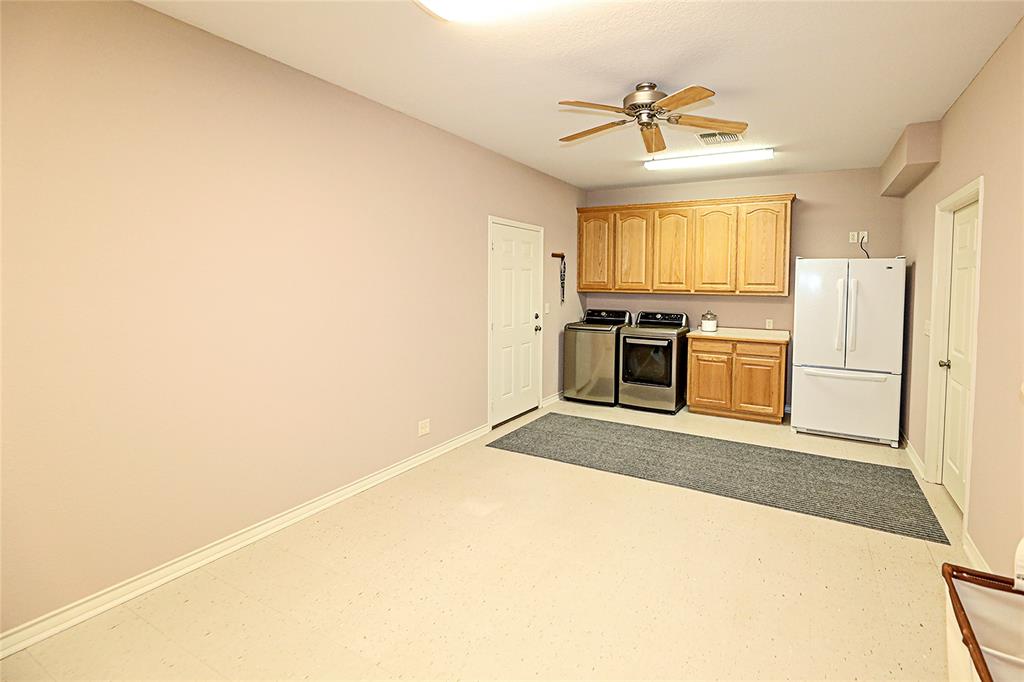 795 Beach Road Bowie, TX 76230 - Photo 18 of 40