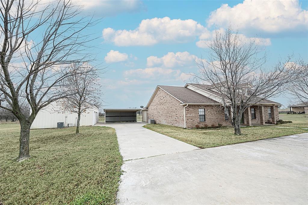 795 Beach Road Bowie, TX 76230 - Photo 7 of 40