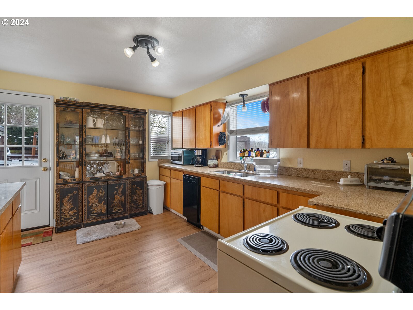 1520 Main Street Forest Grove, OR 97116 - Photo 26 of 37