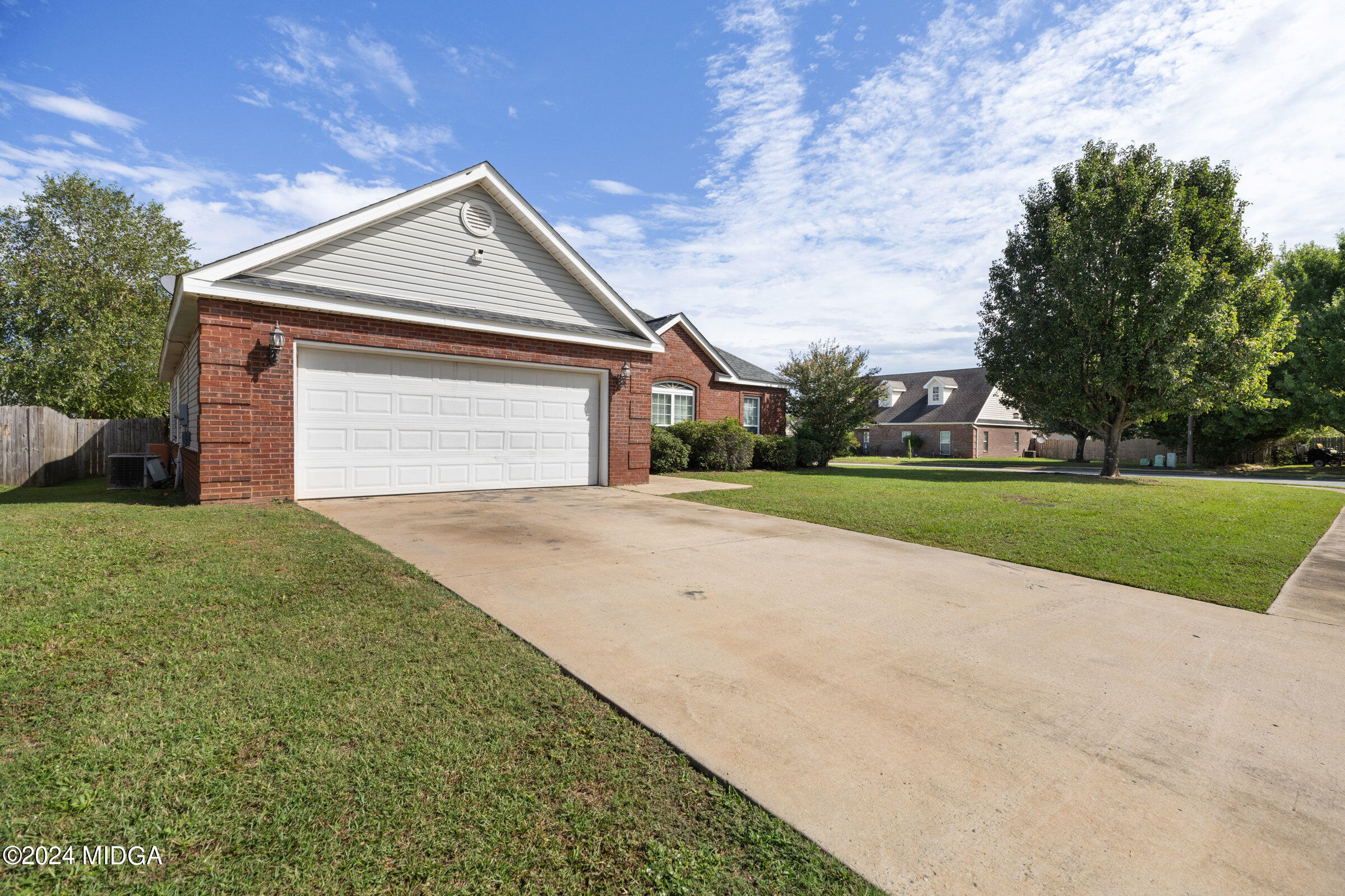 101 Roya Court Warner Robins, GA 31088 - Photo 2 of 16 1_241001_abell-real-estate-media_0001