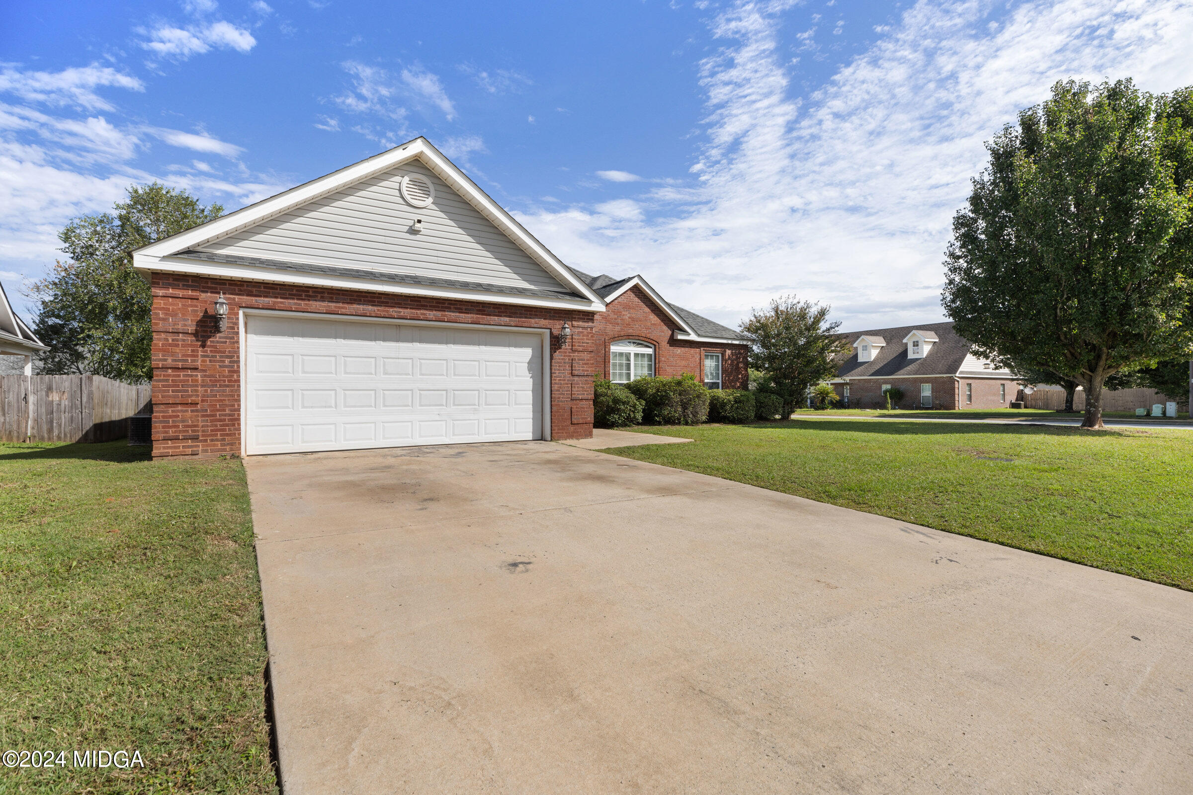 101 Roya Court Warner Robins, GA 31088 - Photo 3 of 16 2_241001_abell-real-estate-media_0002
