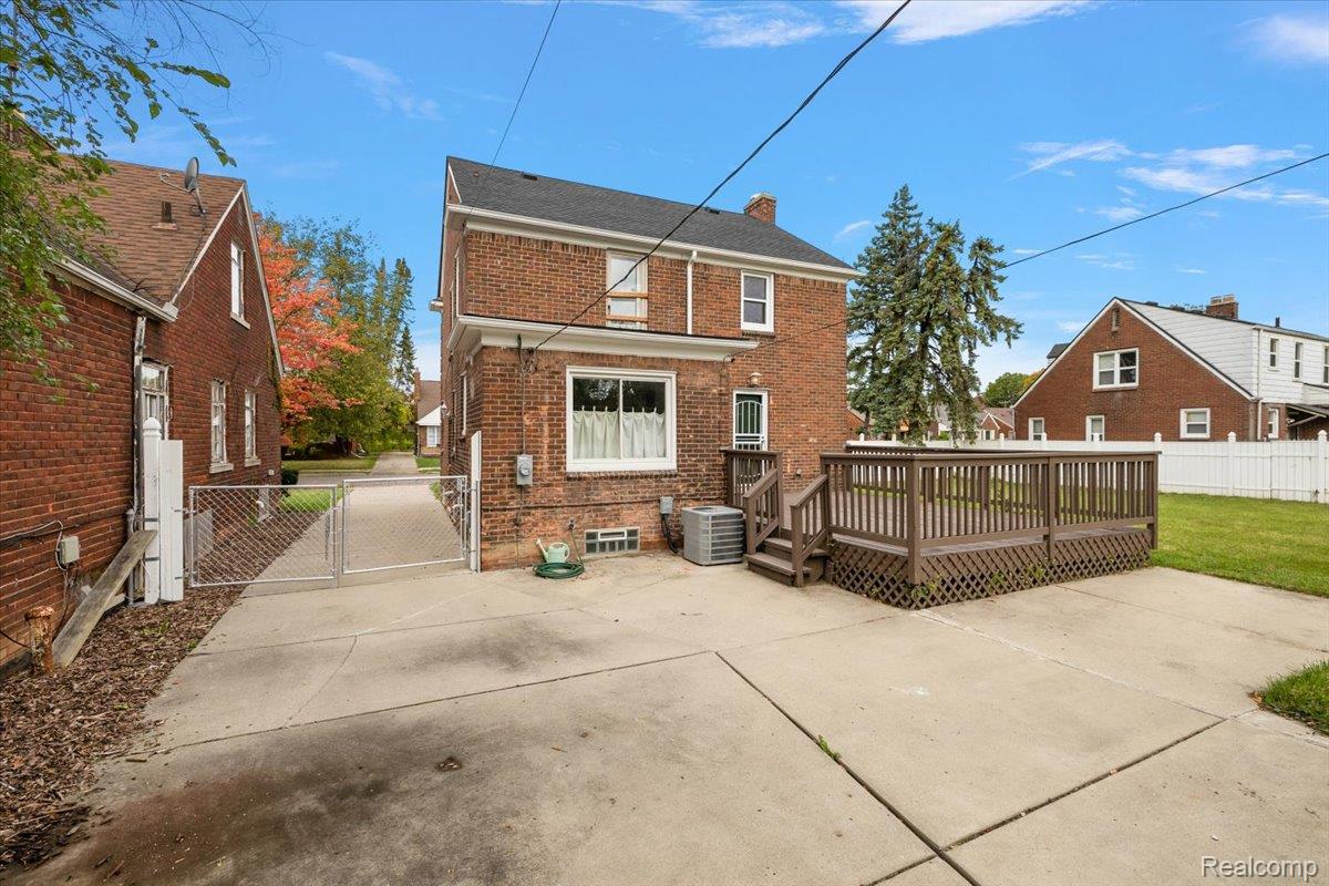 10612 Nottingham Road Detroit, MI 48224 - Photo 31 of 50 15-10612 Nottingham-15.jpg