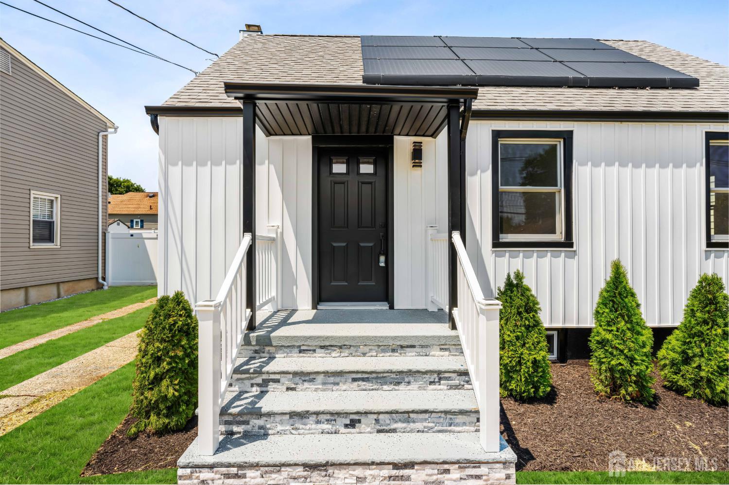 234 Old Road Sewaren, NJ 07077 - Photo 5 of 40