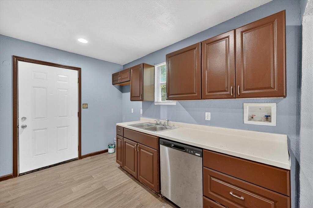 601 Royal Street Cleburne, TX 76031 - Photo 7 of 27