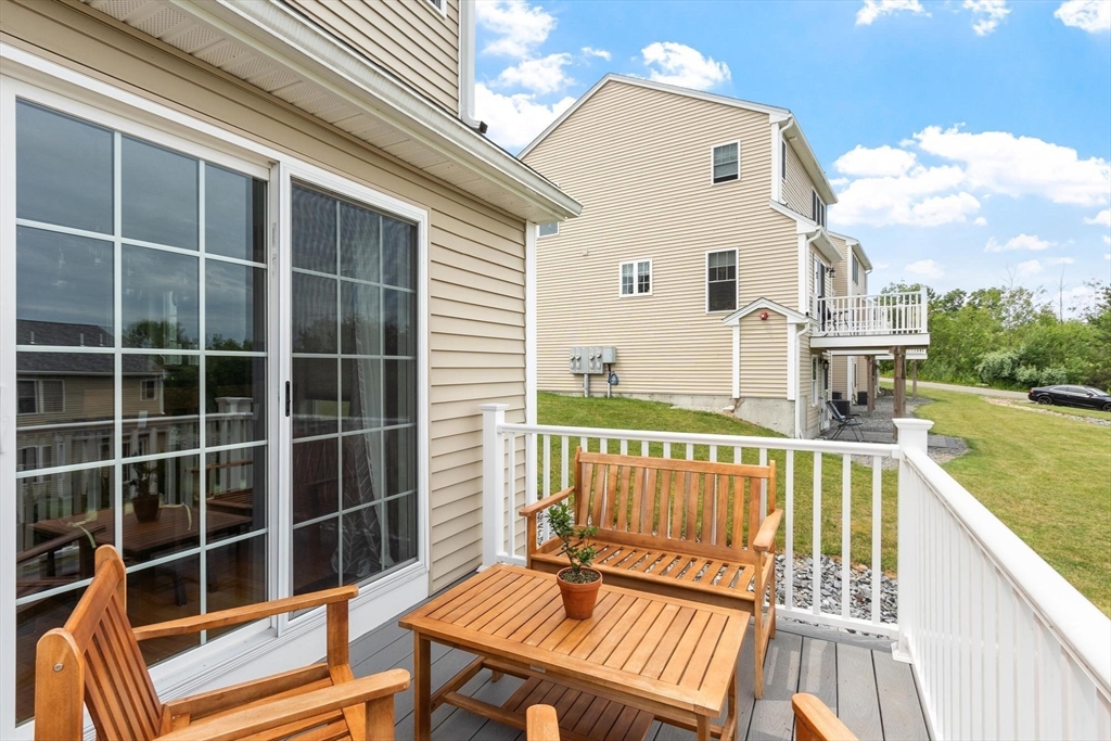 1208 Hazelwood Way Clinton, MA 01510 - Photo 3 of 25