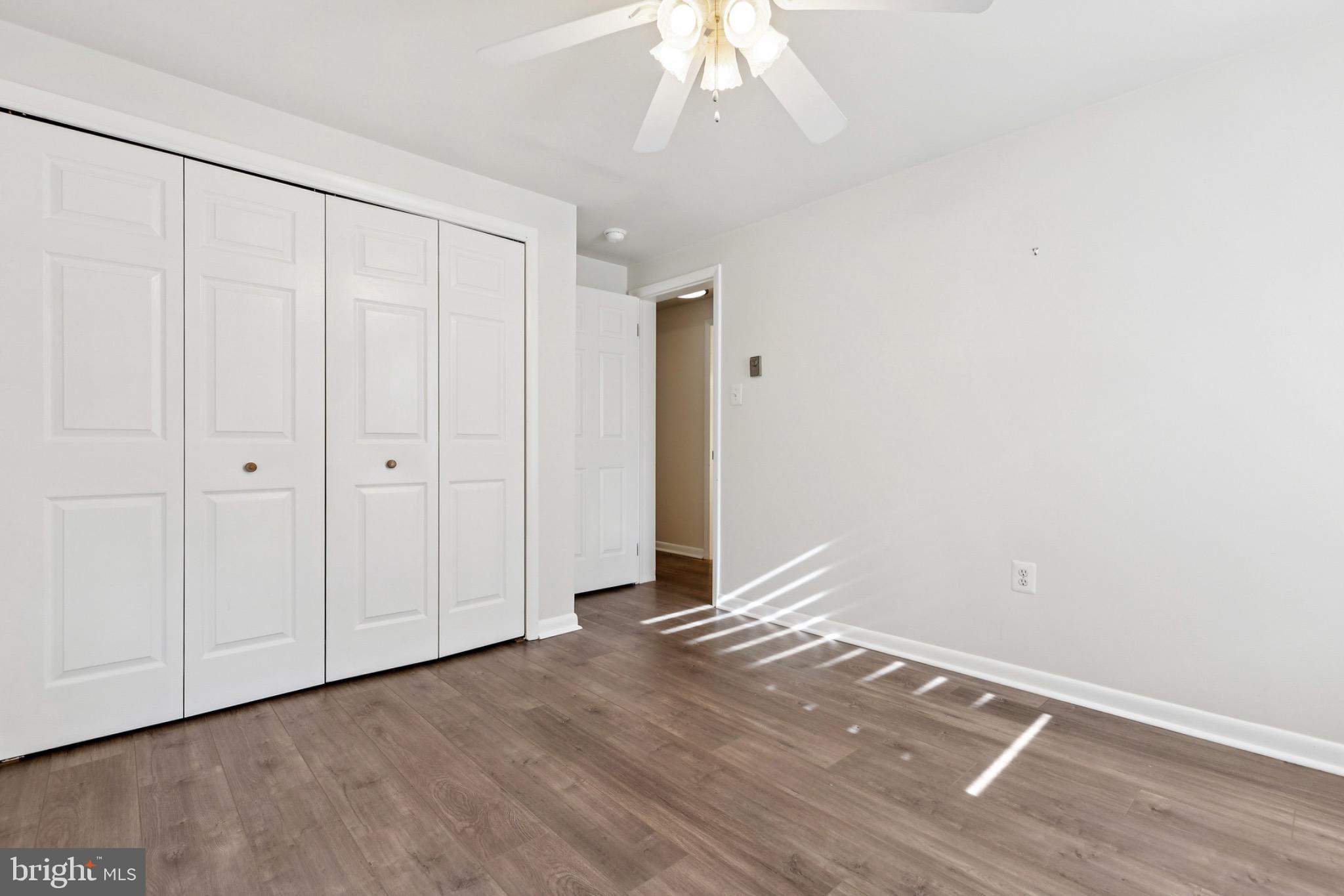 6127 Beverleys Mill Road Broad Run, VA 20137 - Photo 20 of 28 Bright and airy third bedroom.