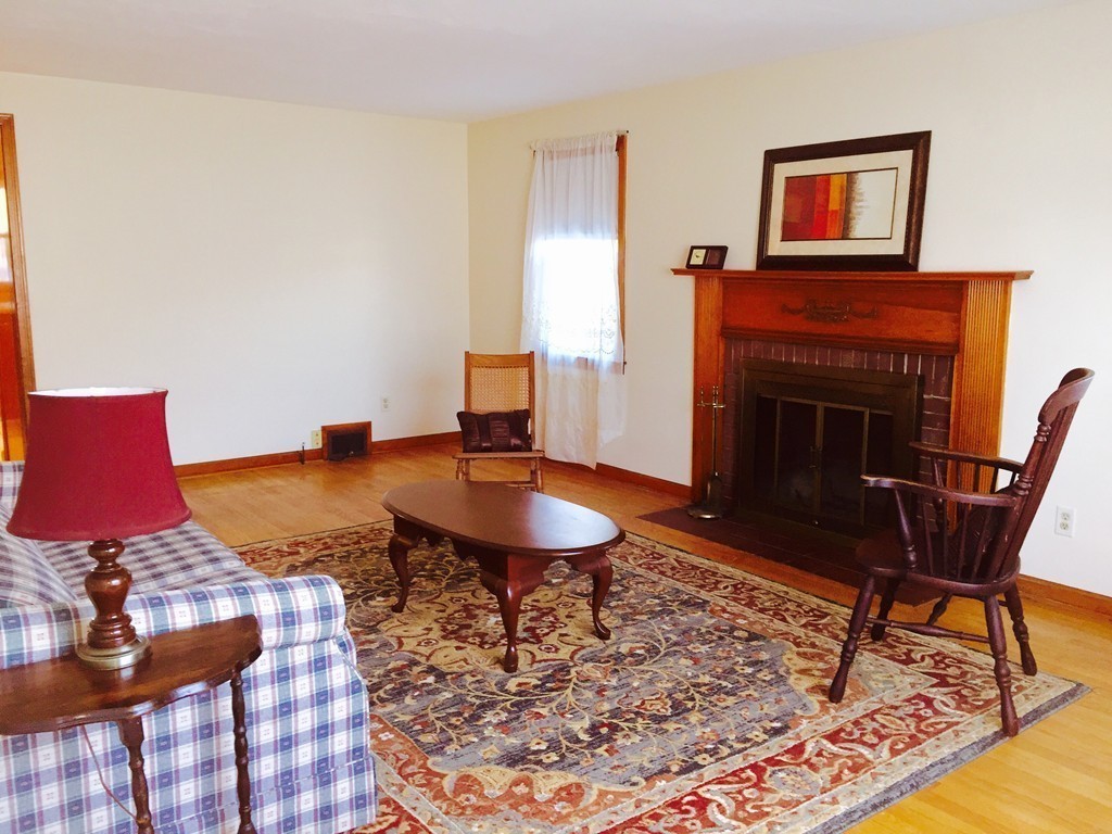 35 Jean Drive Springfield, MA 01104 - Photo 3 of 15 Gallery Image 3