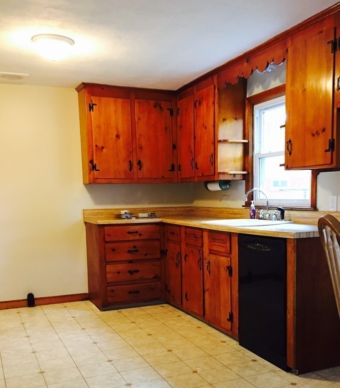 35 Jean Drive Springfield, MA 01104 - Photo 8 of 15 Gallery Image 8