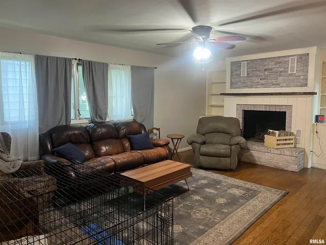 $149,900 | 1660 Elmwood Street, Jacksonville, IL 62650