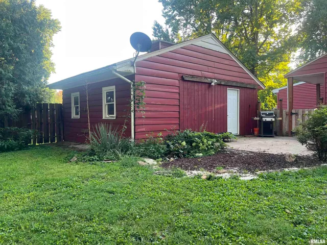 $149,900 | 1660 Elmwood Street, Jacksonville, IL 62650