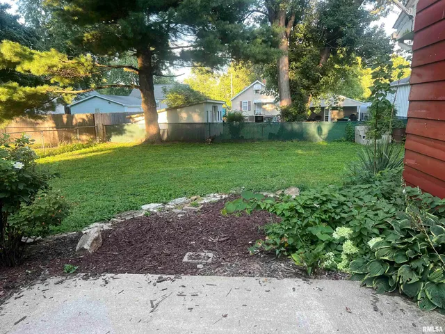 $149,900 | 1660 Elmwood Street, Jacksonville, IL 62650