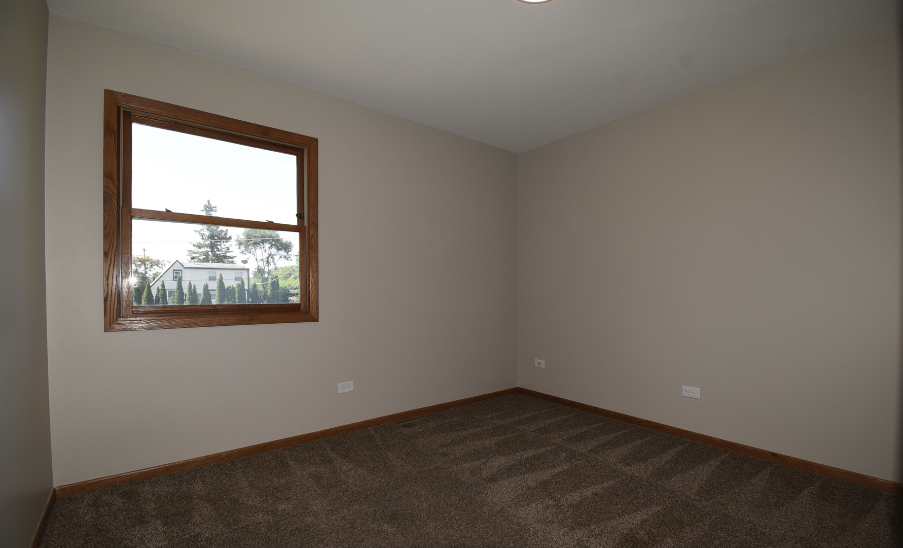406 Garfield Road Fox Lake, IL 60041 - Photo 15 of 33 an empty room with a window