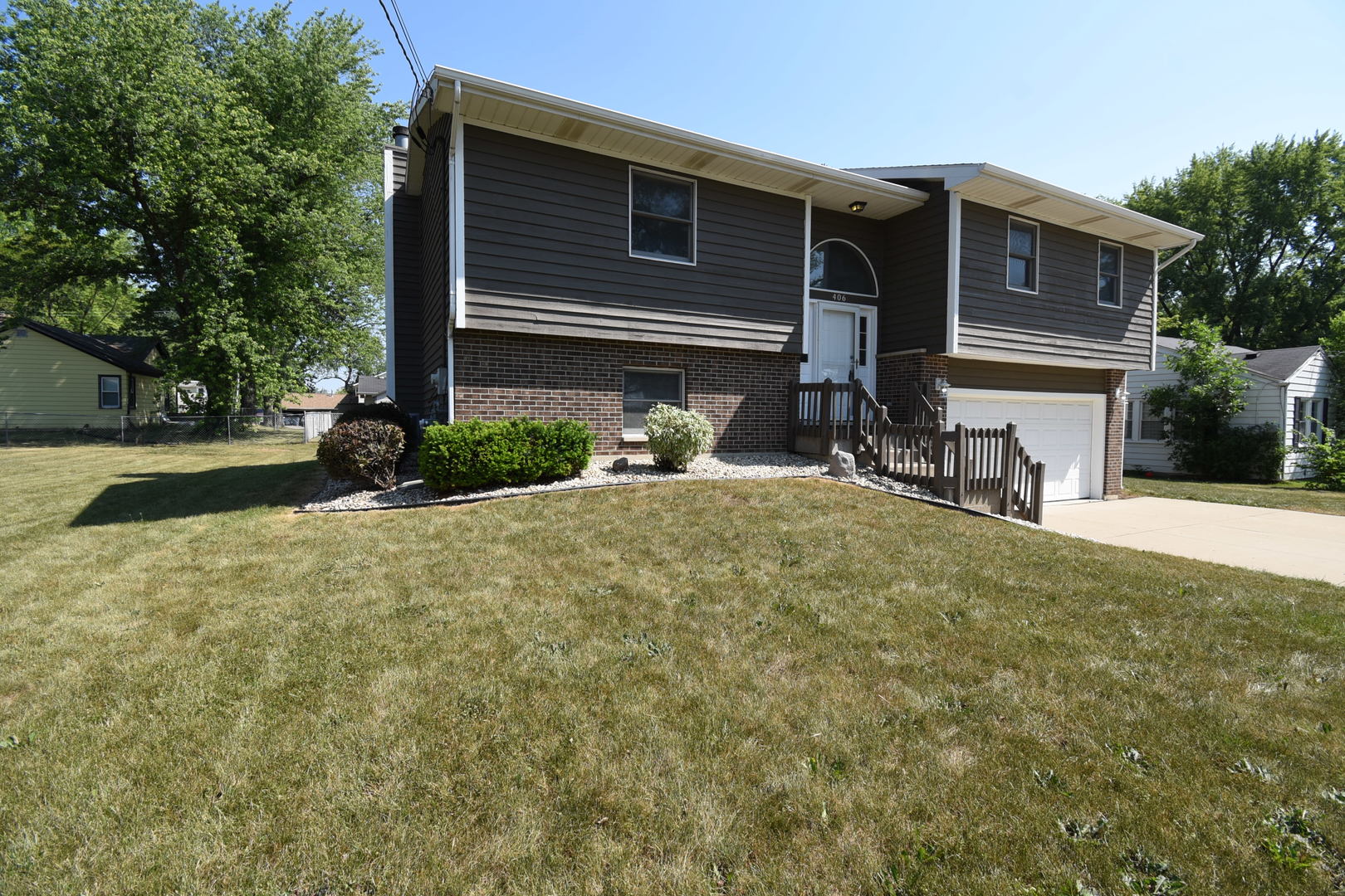 406 Garfield Road Fox Lake, IL 60041 - Photo 3 of 33 a house view with a outdoor space