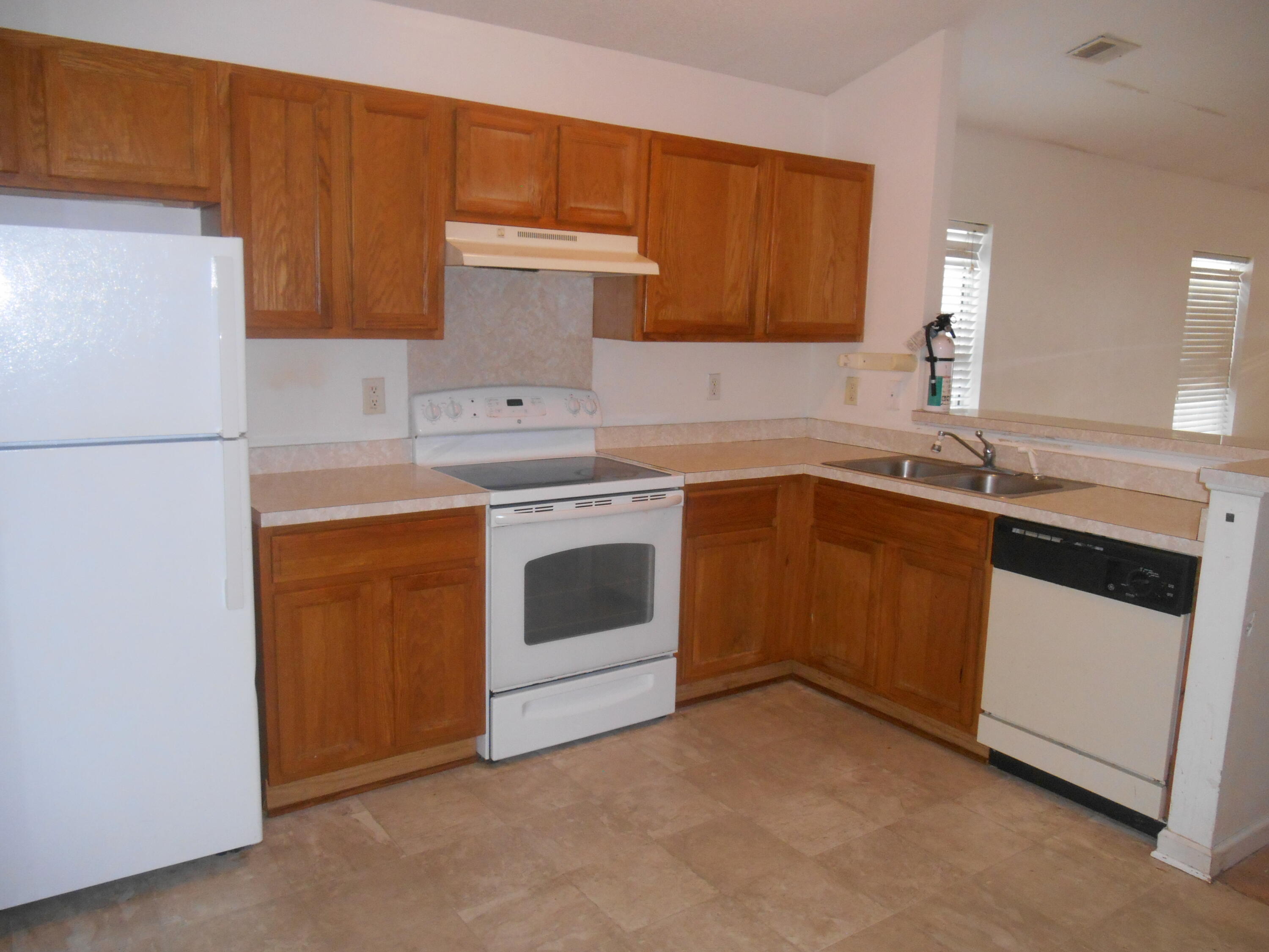 220 2 Pond Loop Ladson, SC 29456 - Photo 3 of 10 DSCN0084