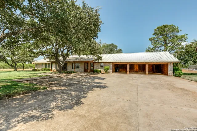 $409,000 | 707 Berry Ranch Road, Pearsall, TX 78061