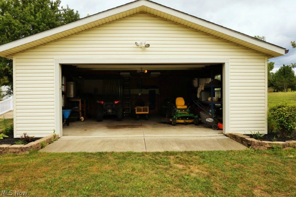 7543 Chaffee Road Northfield, OH 44067 - Photo 25 of 25 Exterior backyard custom built garage.