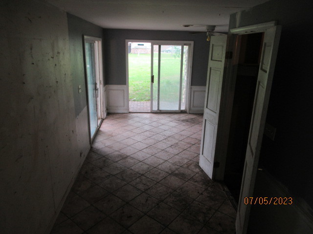 2115 Highwood Road McHenry, IL 60051 - Photo 15 of 31 a view of hallway with window