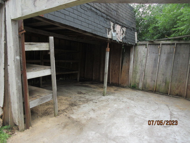 2115 Highwood Road McHenry, IL 60051 - Photo 27 of 31 a view of backyard with tub