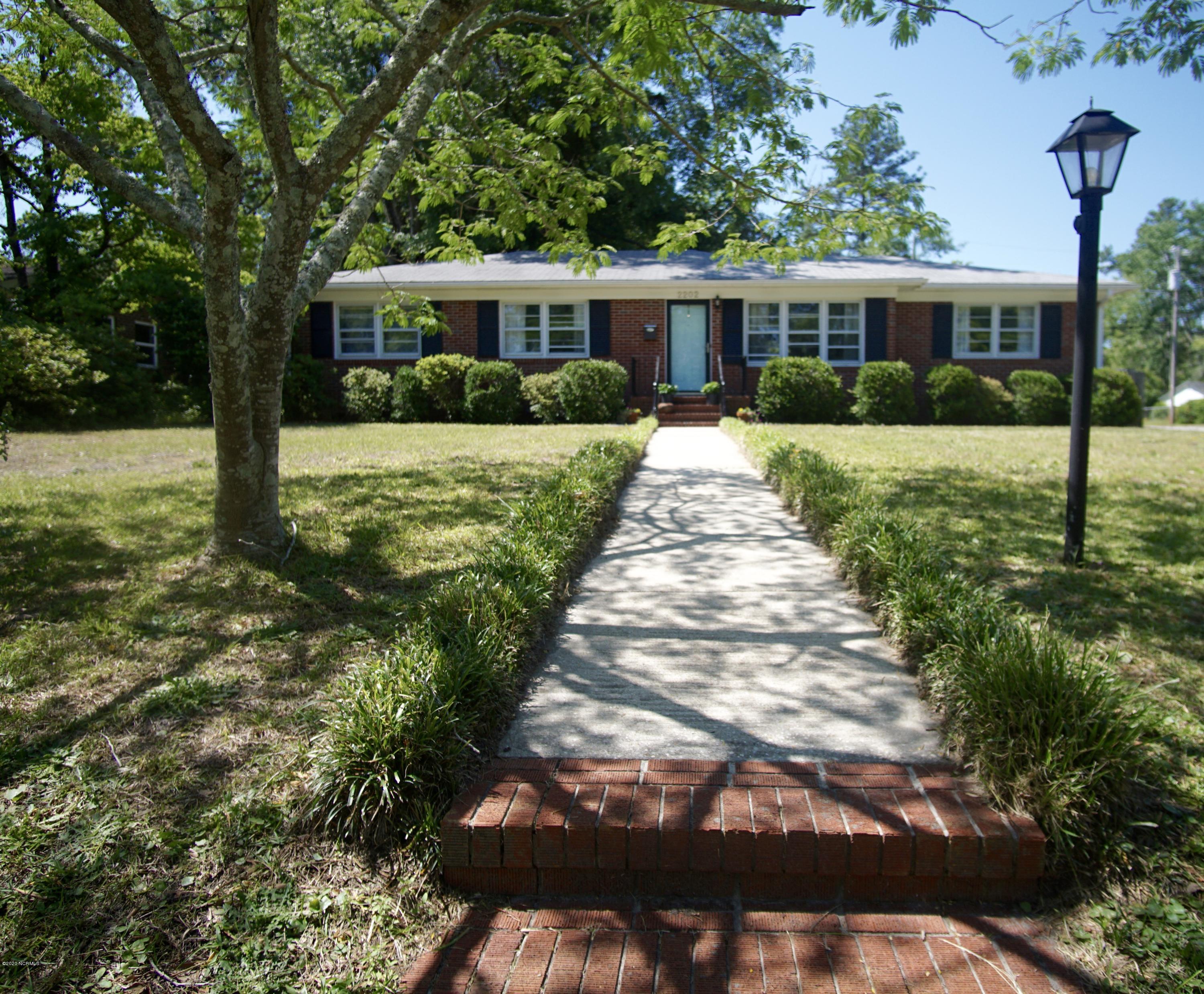 2202 Shirley Road Wilmington, NC 28405 - Photo 1 of 17 DSC00780