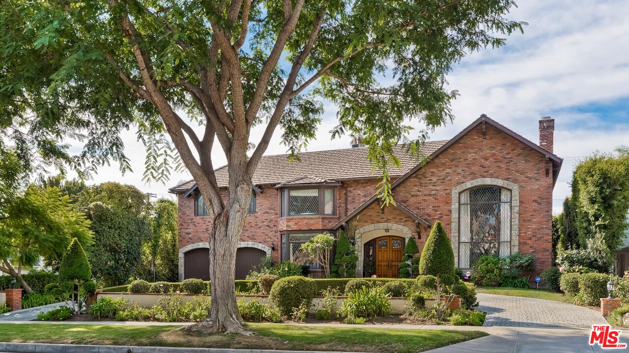 615 North Roxbury Drive, Beverly Hills, CA 90210 Compass