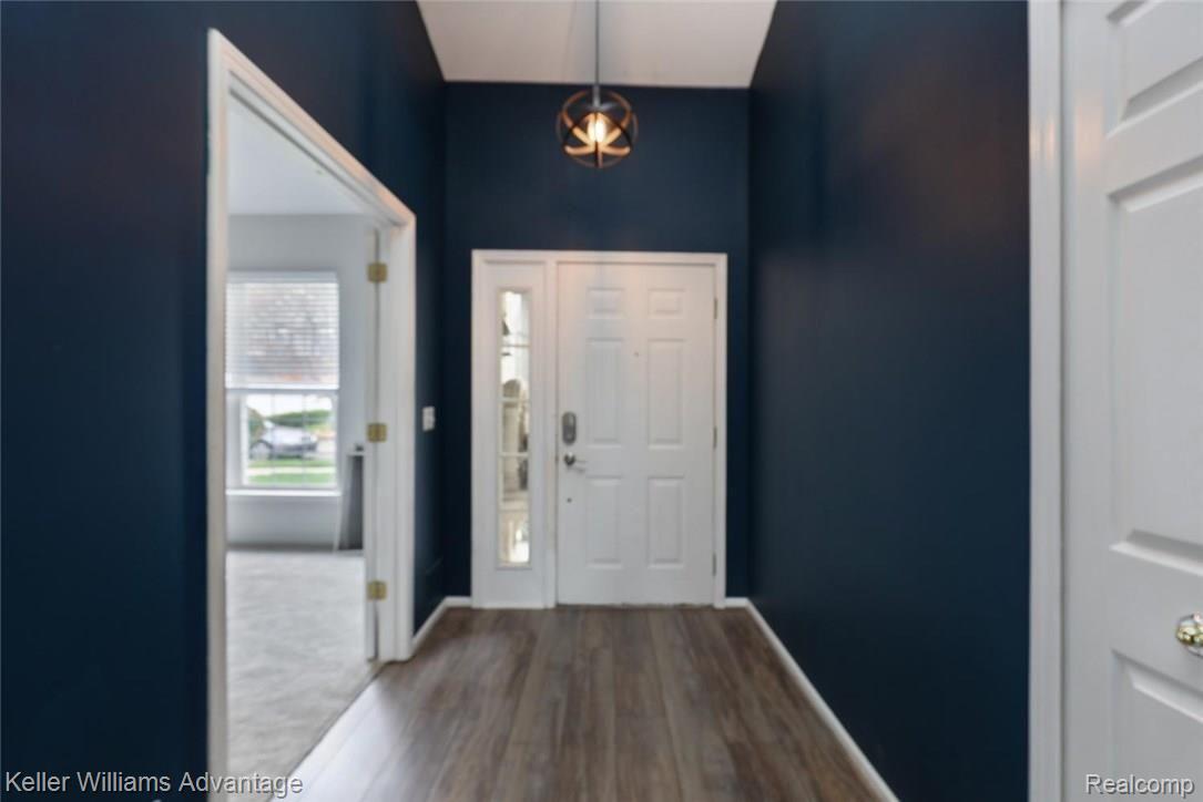 27 Eagle Ridge Road Lake Orion, MI 48360 - Photo 2 of 26 27 Eagle Ridge Rd Orion-large-003-9-Main Entrance-1499x1000-72dpi.jpg