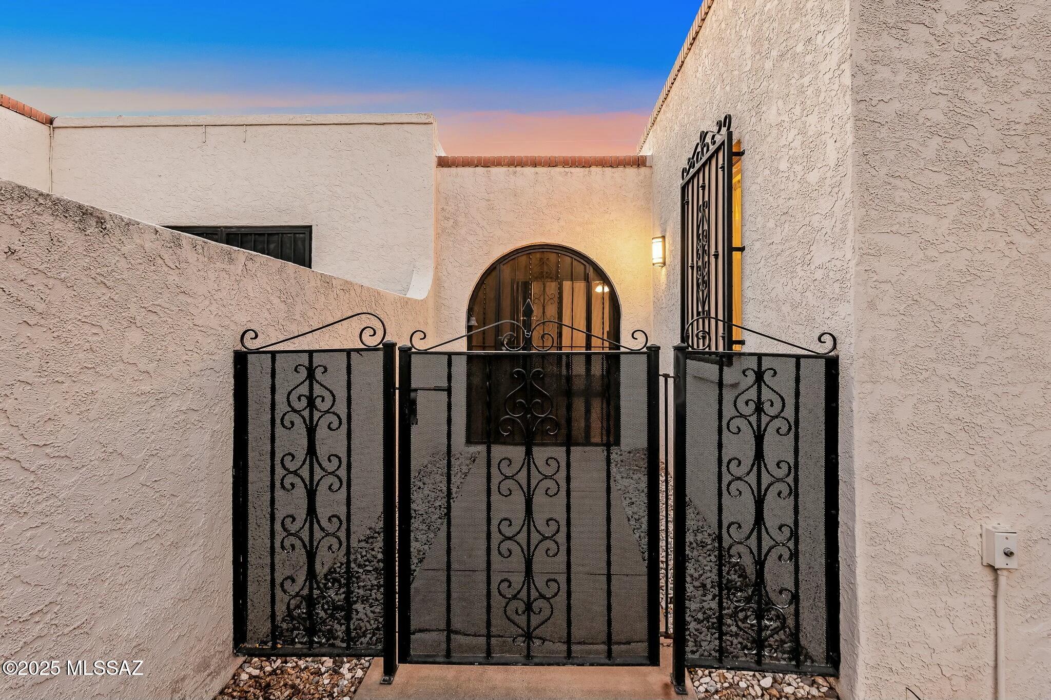 600 East River Road, Unit M Tucson, AZ 85704 - Photo 4 of 26