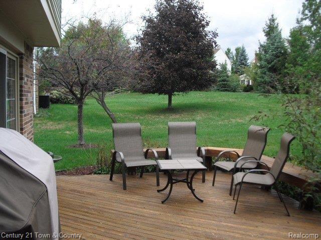 1706 Hillcrest Drive Rochester, MI 48306 - Photo 16 of 16 deck 2