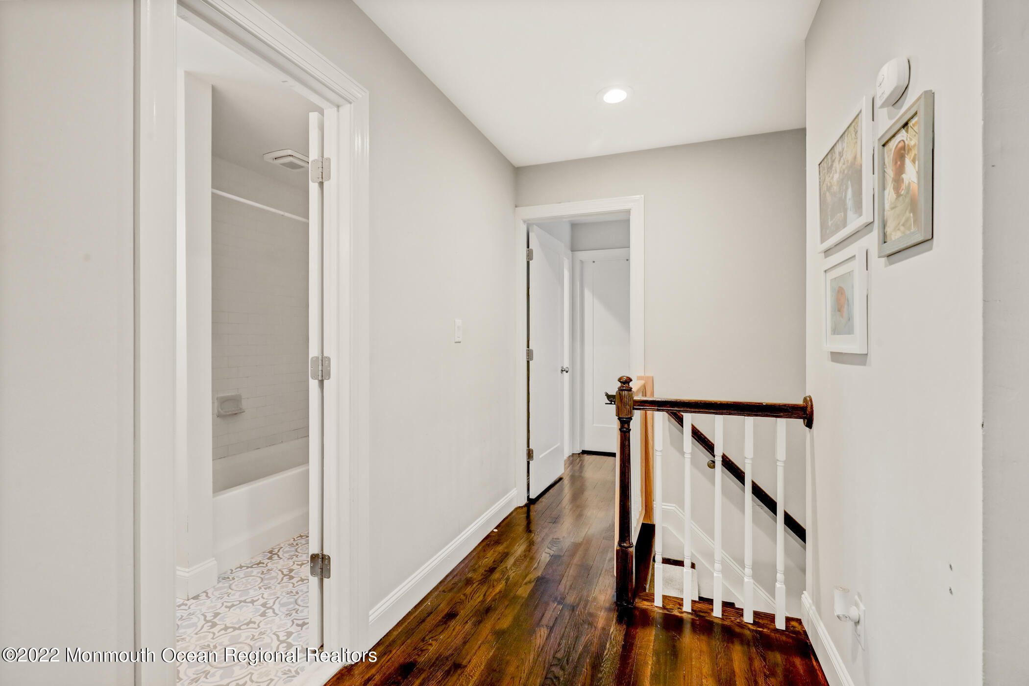 5 Stockport Way Howell, NJ 07731 - Photo 17 of 30 17 - Upper Hallway