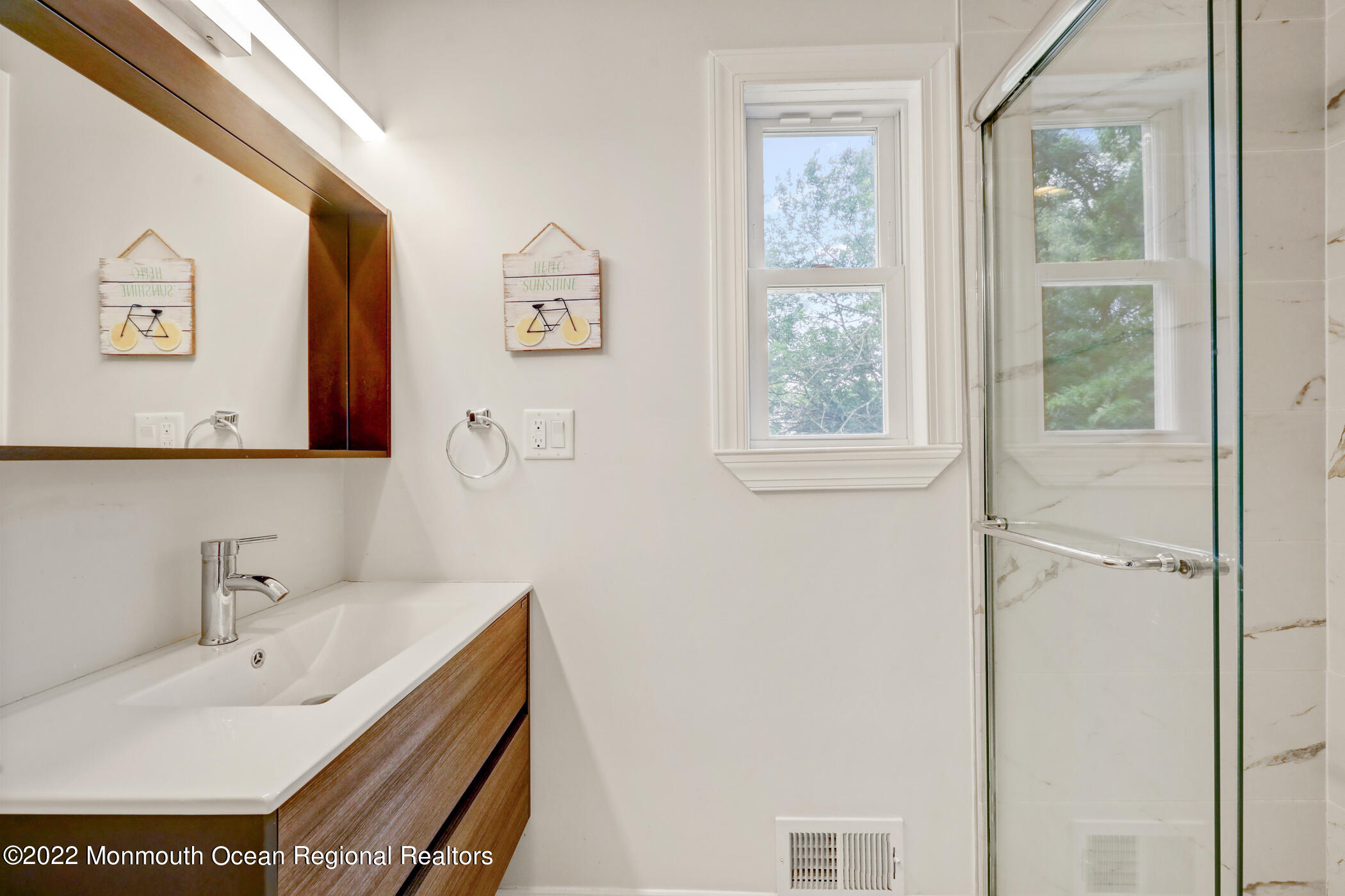 5 Stockport Way Howell, NJ 07731 - Photo 19 of 30 19 - Primary Bathroom