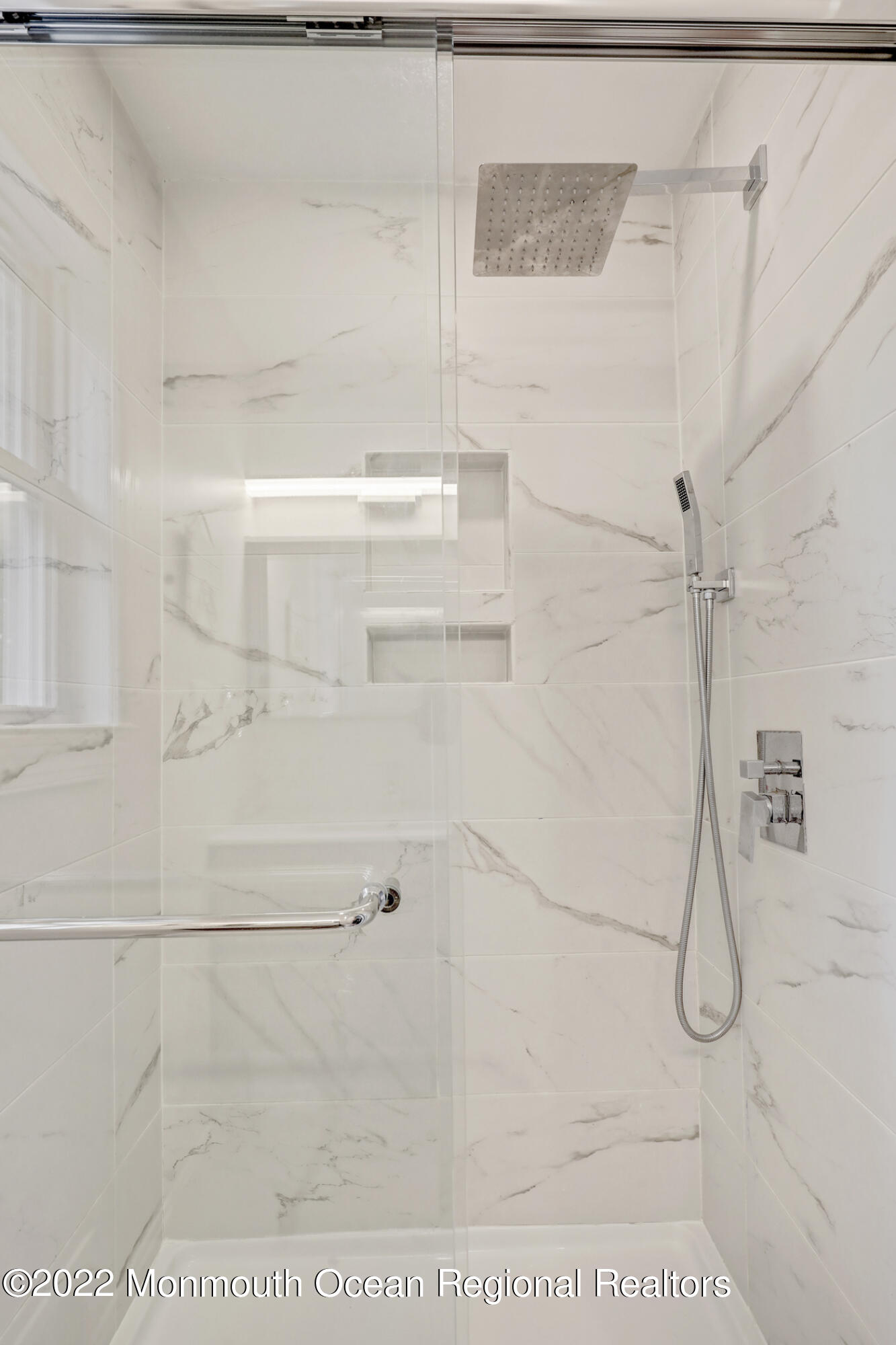 5 Stockport Way Howell, NJ 07731 - Photo 20 of 30 20 - Primary Bathroom