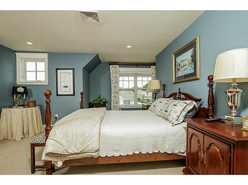 21 Dunes Road Narragansett, RI 02882 - Photo 12 of 23 Bedroom.