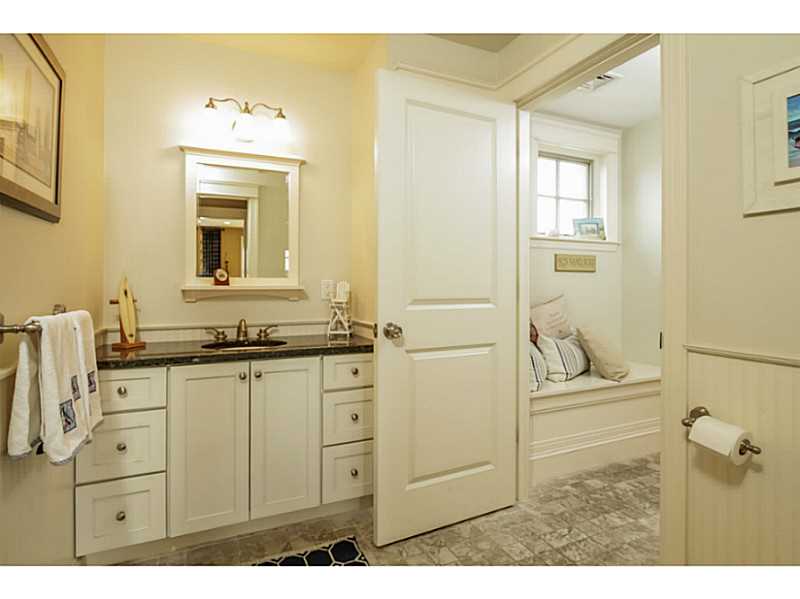 21 Dunes Road Narragansett, RI 02882 - Photo 15 of 23 Bathroom.