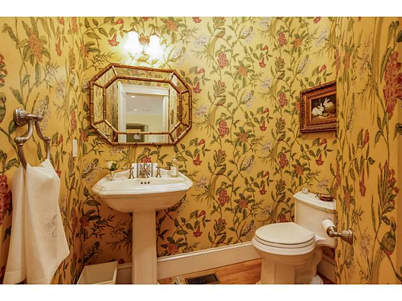 21 Dunes Road Narragansett, RI 02882 - Photo 19 of 23 Bathroom.