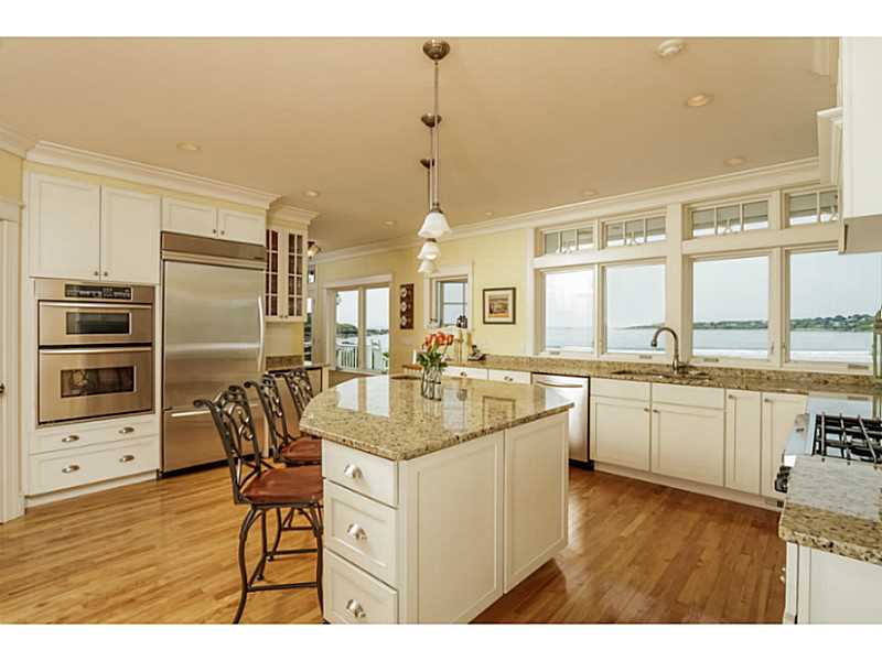 21 Dunes Road Narragansett, RI 02882 - Photo 3 of 23 Kitchen.