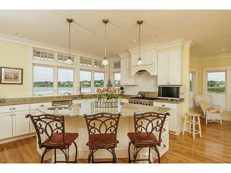 21 Dunes Road Narragansett, RI 02882 - Photo 4 of 23 Kitchen.