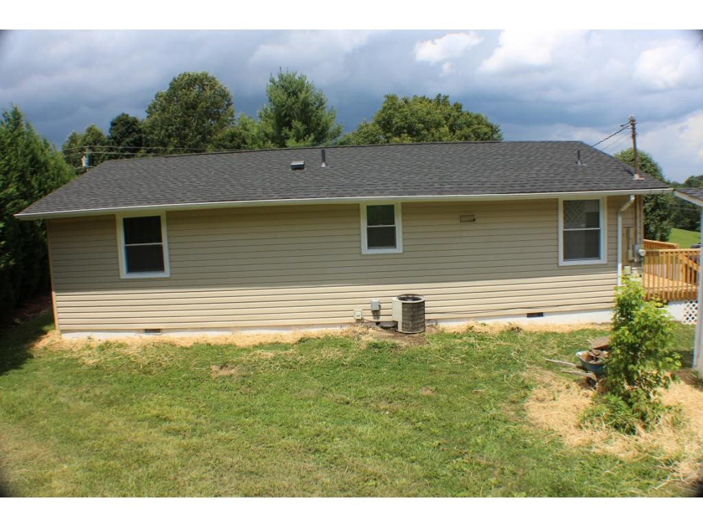 1218 White Top Road Bluff City, TN 37618 - Photo 18 of 20 Back