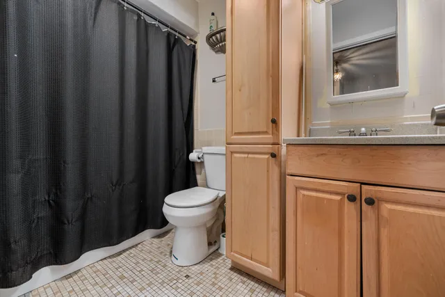 $126,000 | 4434 North Oakland Avenue, Unit 206, Shorewood, WI 53211