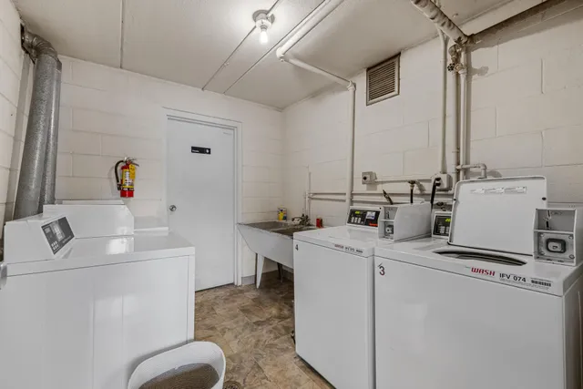 $126,000 | 4434 North Oakland Avenue, Unit 206, Shorewood, WI 53211