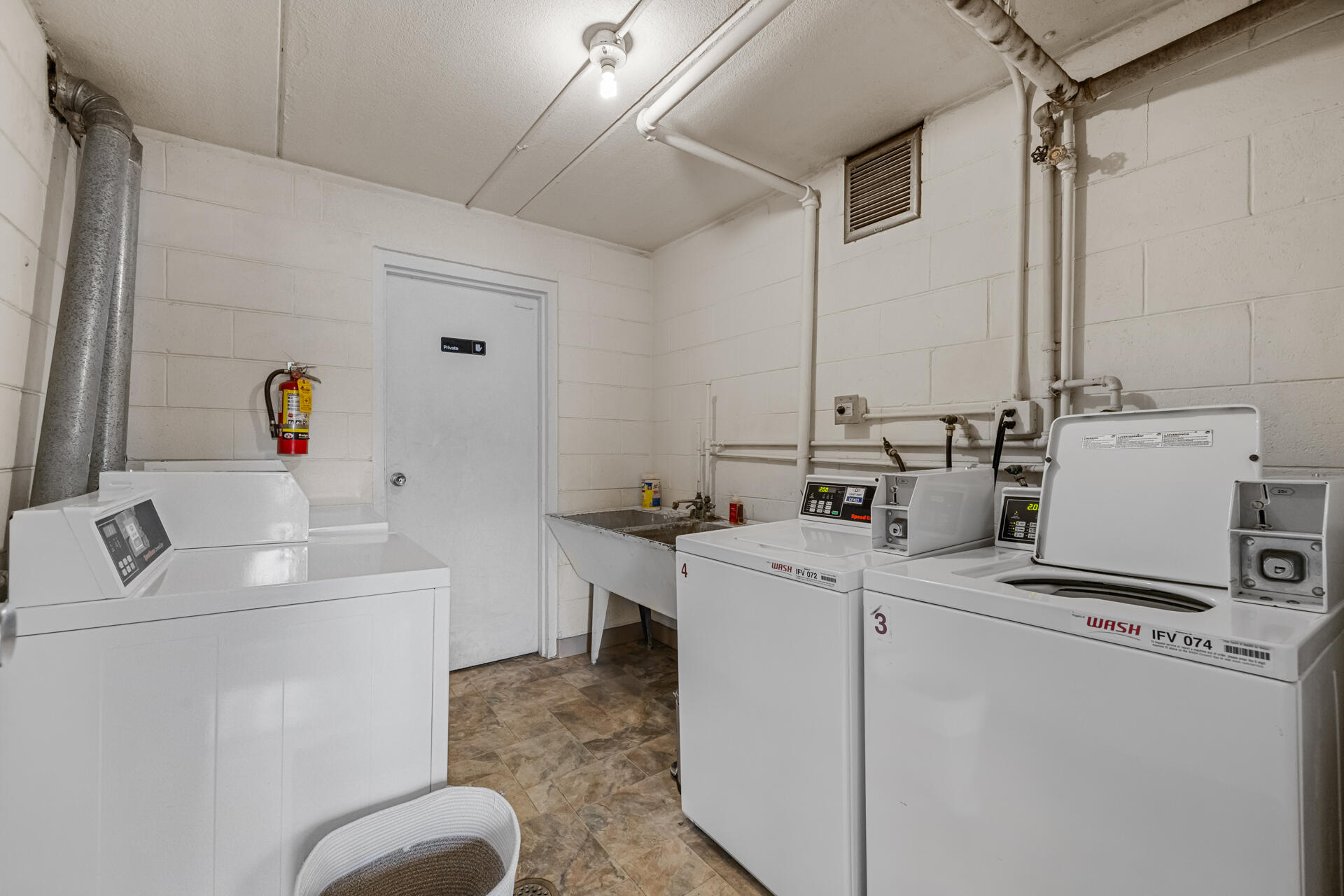 4434 North Oakland Avenue, Unit 206 Shorewood, WI 53211 - Photo 18 of 22 16-Interior_4434 N. Oakland Ave #206